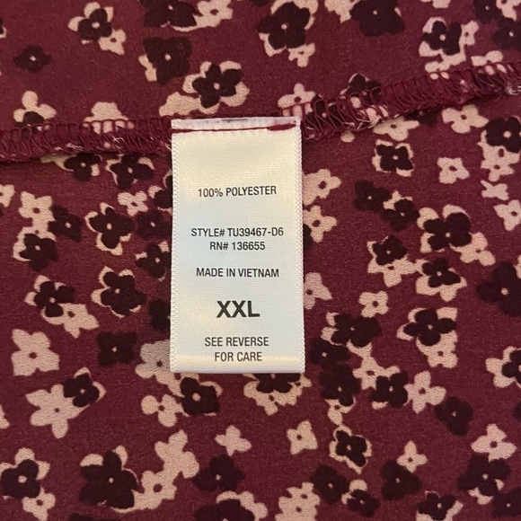 West Kei Women’s Floral Plus Size Blouse - Picture 5 of 6